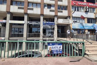 İZMİT MERKEZ CADDE ÜZERİ İŞMERKEZİNDE ZEMİN KAT SATILIK DÜKKAN