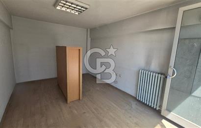 İZMİT MERKEZ CADDE ÜZERİ İŞMERKEZİNDE ZEMİN KAT SATILIK DÜKKAN