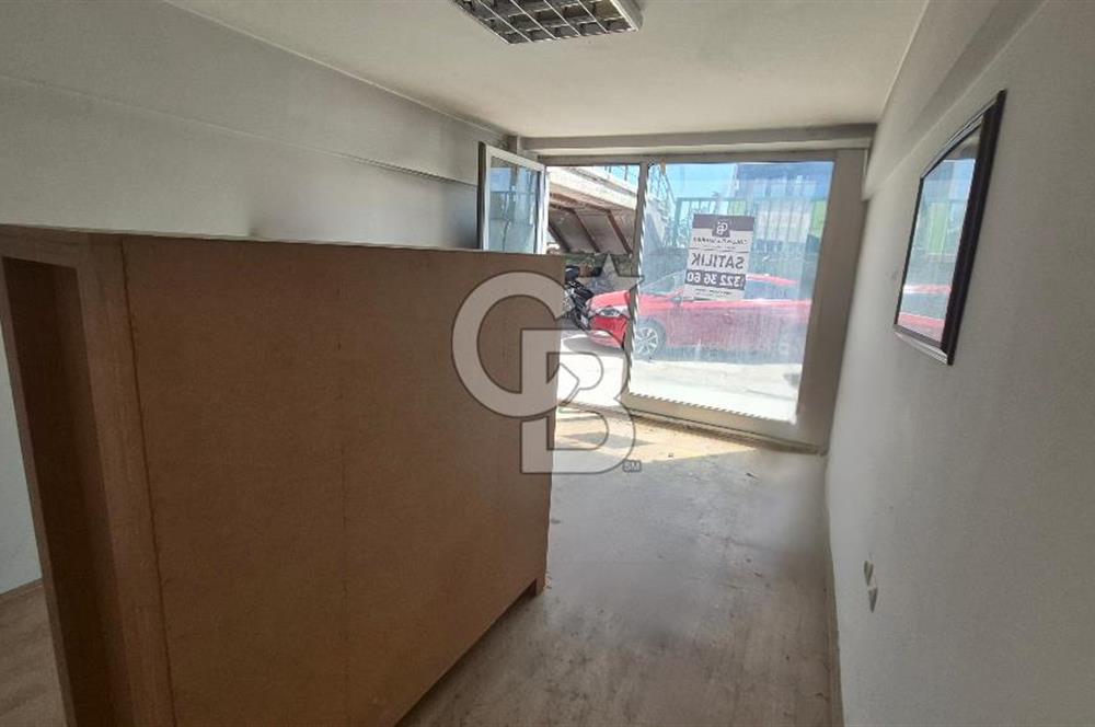 İZMİT MERKEZ CADDE ÜZERİ İŞMERKEZİNDE ZEMİN KAT SATILIK DÜKKAN