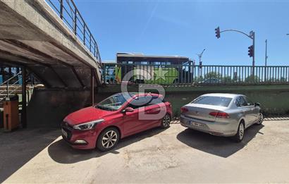 İZMİT MERKEZ CADDE ÜZERİ İŞMERKEZİNDE ZEMİN KAT SATILIK DÜKKAN