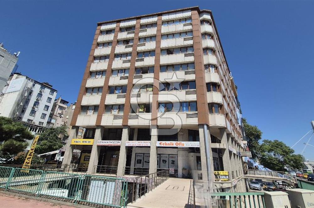 İZMİT MERKEZ CADDE ÜZERİ İŞMERKEZİNDE ZEMİN KAT SATILIK DÜKKAN