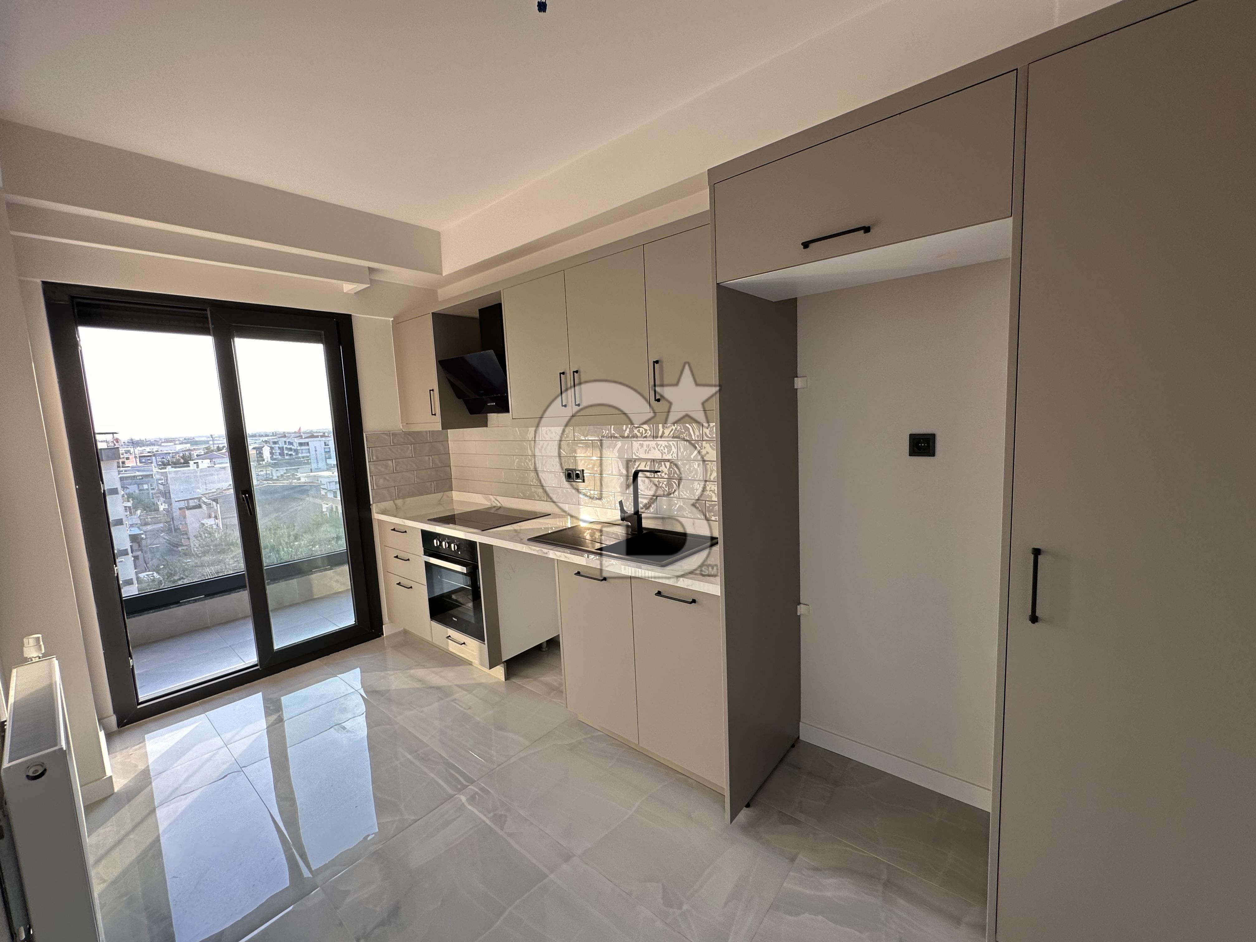 Çiğli Balatçık Mah. Black Suits'te 2+1 Teraslı Daire