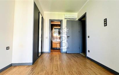 Ataşehir Modern Havuz Manzaralı K.Mutfak 2+1 Satılık Da