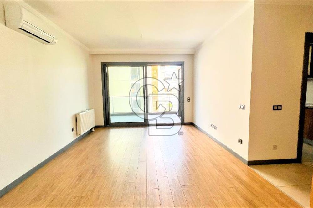 Ataşehir Modern Havuz Manzaralı K.Mutfak 2+1 Satılık Da