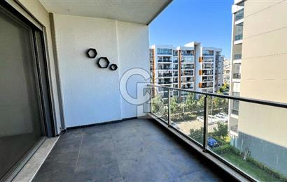 Ataşehir Modern Havuz Manzaralı K.Mutfak 2+1 Satılık Da