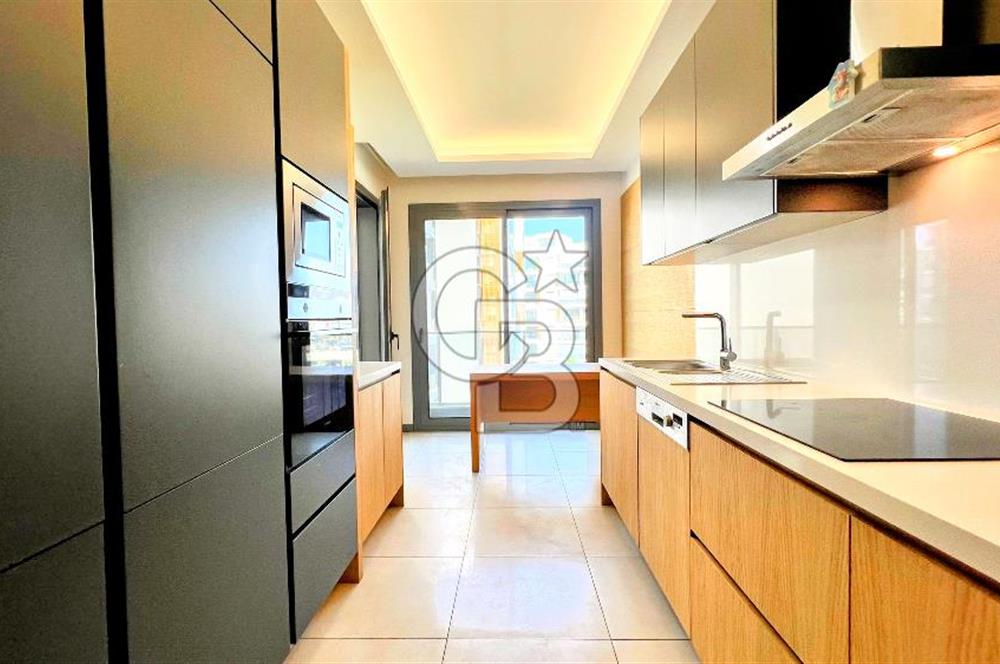 Ataşehir Modern Havuz Manzaralı K.Mutfak 2+1 Satılık Da