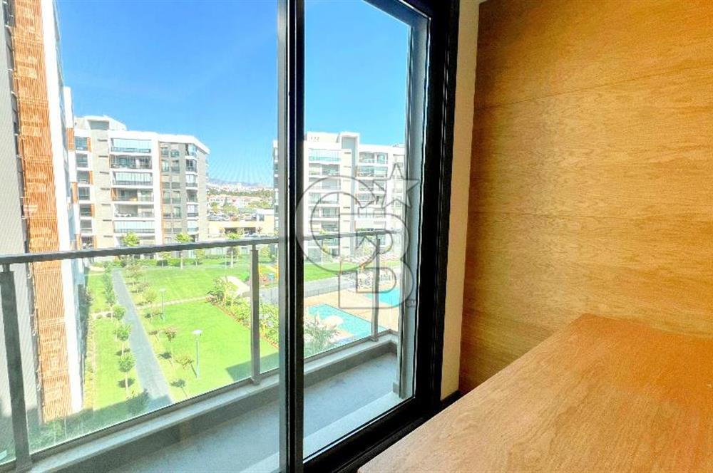 Ataşehir Modern Havuz Manzaralı K.Mutfak 2+1 Satılık Da