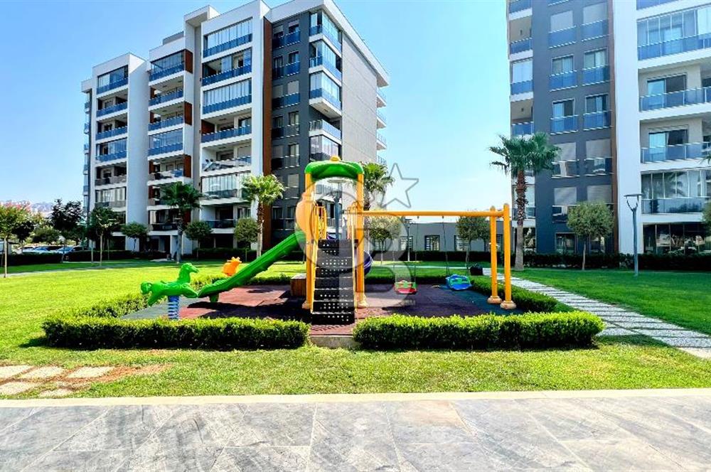 Ataşehir Modern Havuz Manzaralı K.Mutfak 2+1 Satılık Da