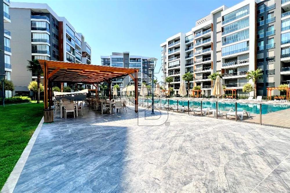 Ataşehir Modern Havuz Manzaralı K.Mutfak 2+1 Satılık Da