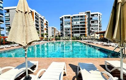 Ataşehir Modern Havuz Manzaralı K.Mutfak 2+1 Satılık Da