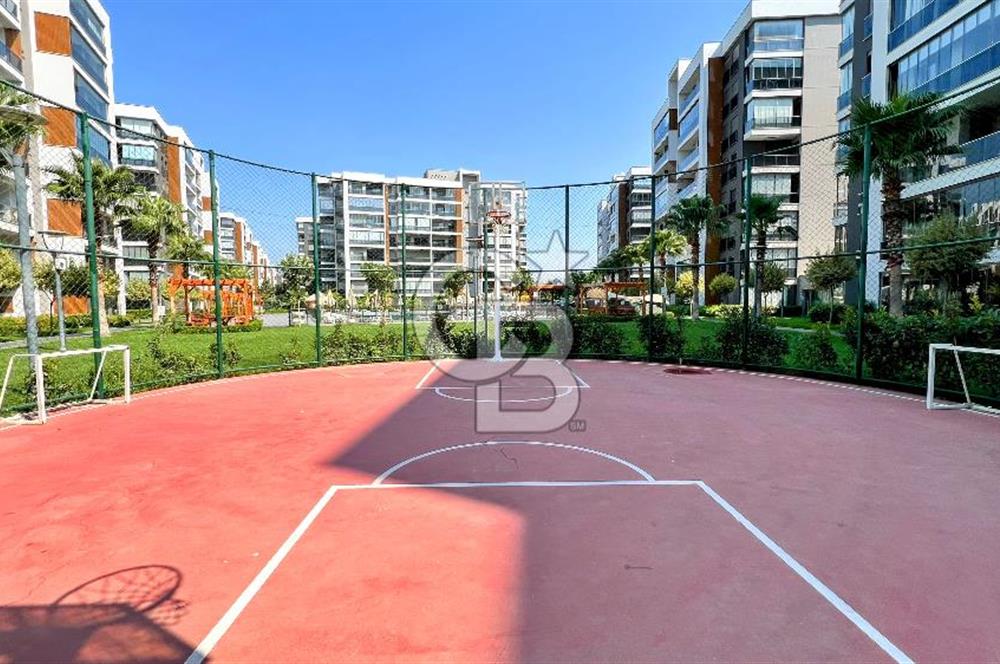 Ataşehir Modern Havuz Manzaralı K.Mutfak 2+1 Satılık Da