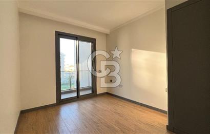 Ataşehir Modern Havuz Manzaralı K.Mutfak 2+1 Satılık Da