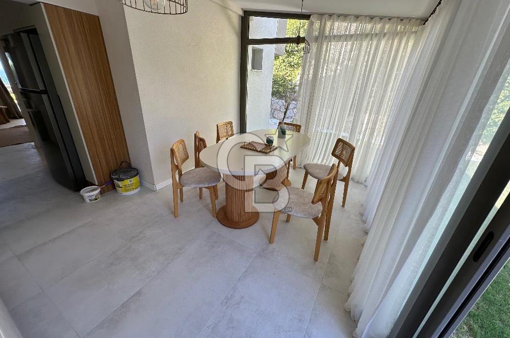 ÇEŞME ILICADA DENİZ MANZARALI FULL TADİLATLI SIFIR EŞYALI VİLLA