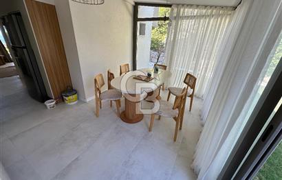 ÇEŞME ILICADA DENİZ MANZARALI FULL TADİLATLI SIFIR EŞYALI VİLLA