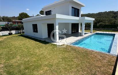 Çeşme Germiyanda Deniz Manzaralı Havuzlu 3+1 Müstakil Villa