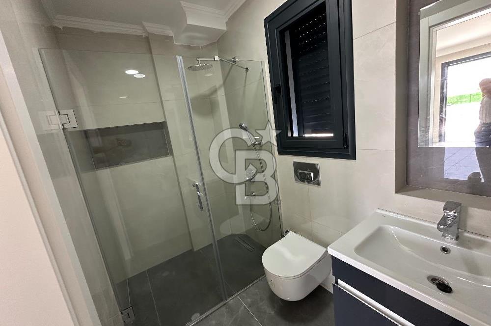 Çeşme Germiyanda Deniz Manzaralı Havuzlu 3+1 Müstakil Villa