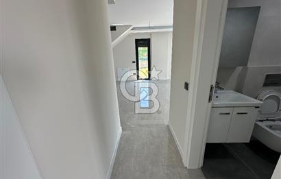 Çeşme Germiyanda Deniz Manzaralı Havuzlu 3+1 Müstakil Villa