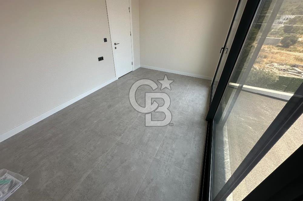 Çeşme Germiyanda Deniz Manzaralı Havuzlu 3+1 Müstakil Villa