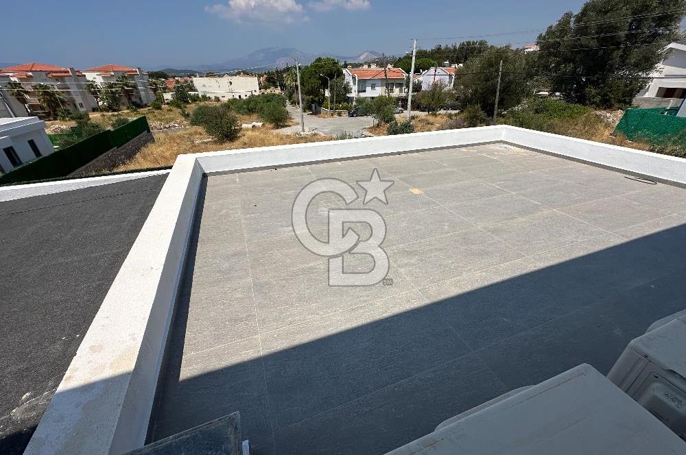 Çeşme Germiyanda Deniz Manzaralı Havuzlu 3+1 Müstakil Villa