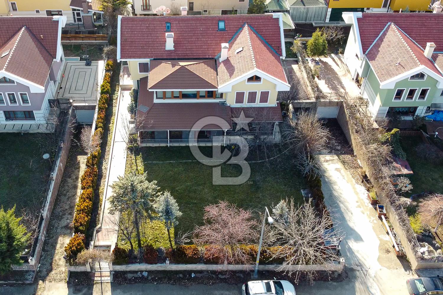 İNCEK DE DOĞAYLA YAŞAMA HAZIR 1004 M2 ALAN İÇİNDE SATILIK VİLLA