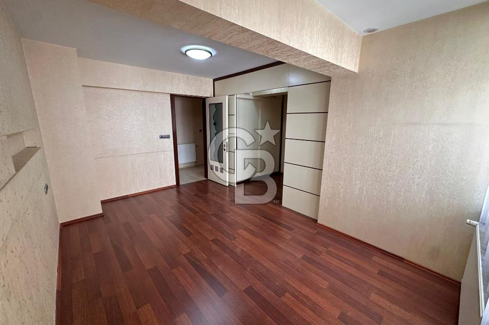 Çamlık'ta 250m² 4+2 Ara Kat Satılık Daire