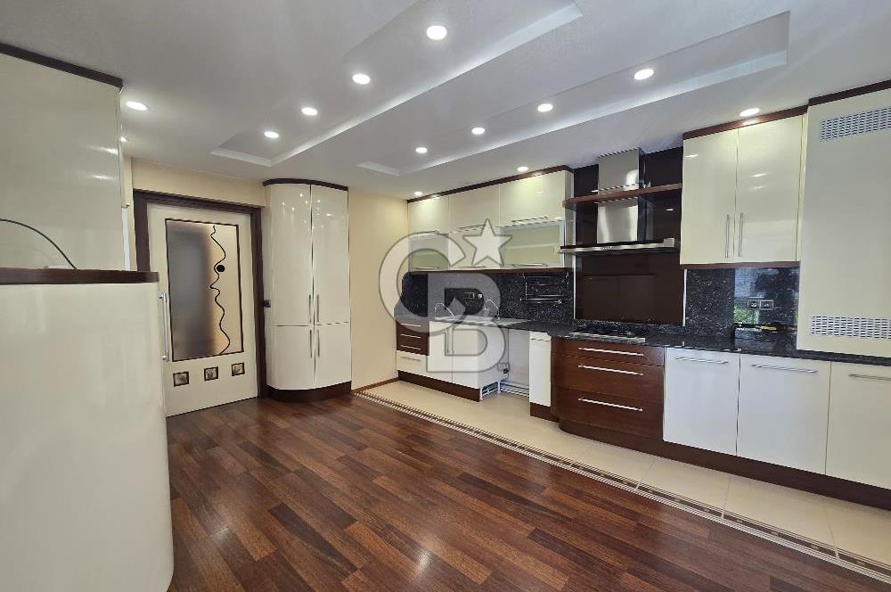 Çamlık'ta 250m² 4+2 Ara Kat Satılık Daire