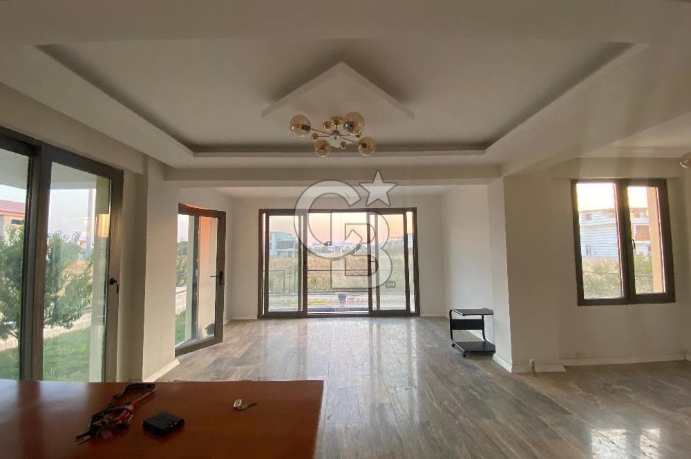 SALİHLERALTINDA MÜSTAKİL SIFIR 4+1 VİLLA, HAVUZLU& GENİŞ BAHÇELİ