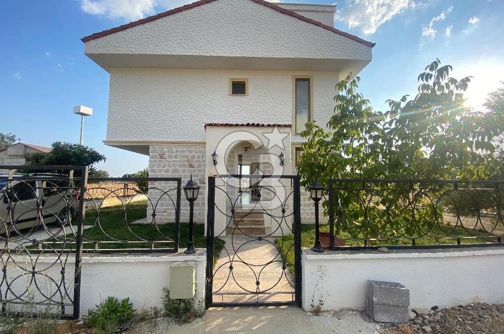 SALİHLERALTINDA MÜSTAKİL SIFIR 4+1 VİLLA, HAVUZLU& GENİŞ BAHÇELİ