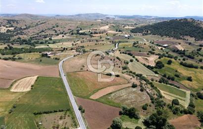 CB EAGLE'DAN NARLI'DA ASFALT YOLA CEPHE 8.581 m² SATILIK TARLA