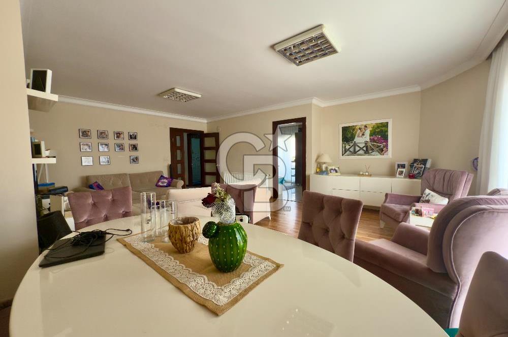YENİ GİRNE CADDE ÜZERİ SARI REZİDANS DA SATILIK 3+1 DAİRE