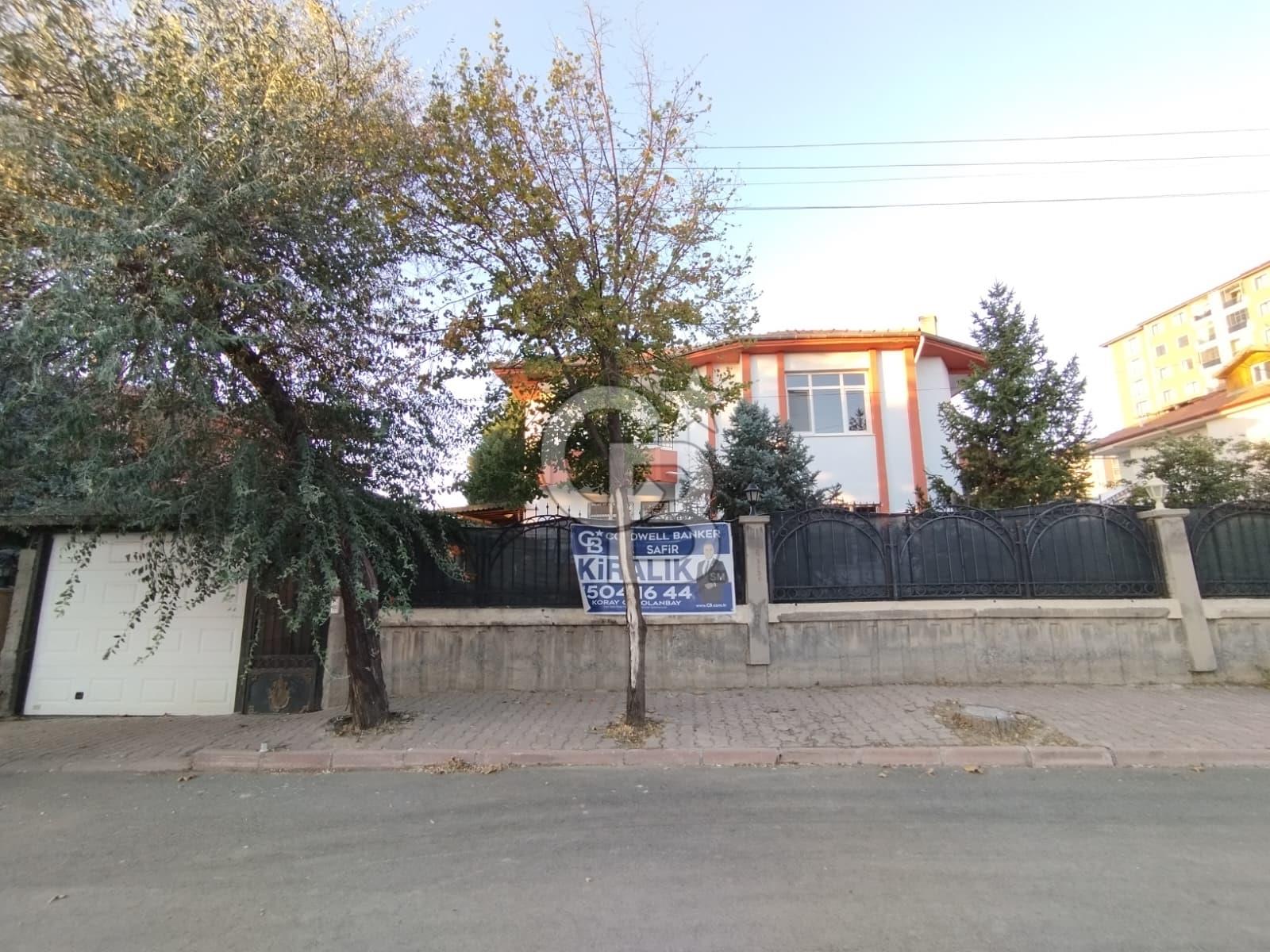 COLDWELL BANKER SAFİR'den YAKINCA da 5+1 KİRALIK VİLLA