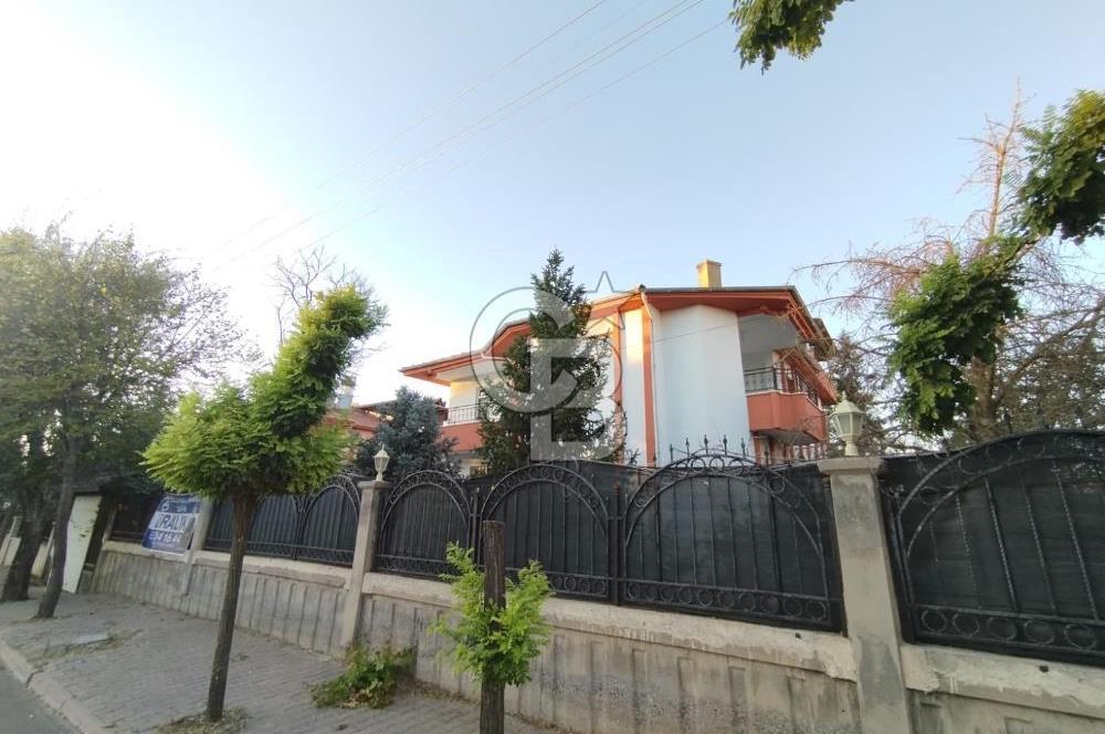 COLDWELL BANKER SAFİR'den YAKINCA da 5+1 KİRALIK VİLLA