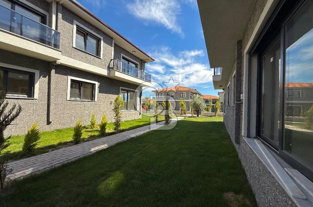 ÇANDARLI MERKEZDE  SİTE İÇİNDE SIFIR 1+1  SATILIK DAİRE