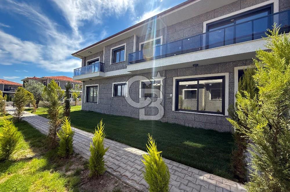 ÇANDARLI MERKEZDE  SİTE İÇİNDE SIFIR 1+1  SATILIK DAİRE