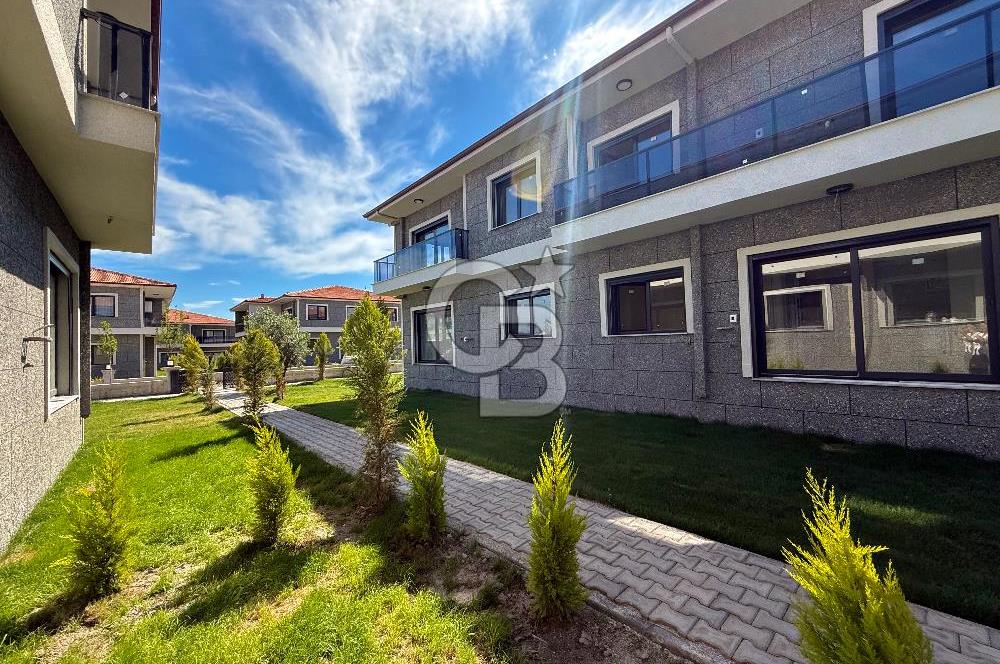 ÇANDARLI MERKEZDE  SİTE İÇİNDE SIFIR 1+1  SATILIK DAİRE
