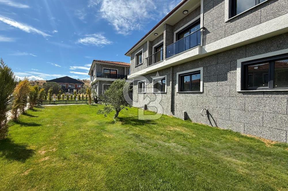 ÇANDARLI MERKEZDE  SİTE İÇİNDE SIFIR 1+1  SATILIK DAİRE