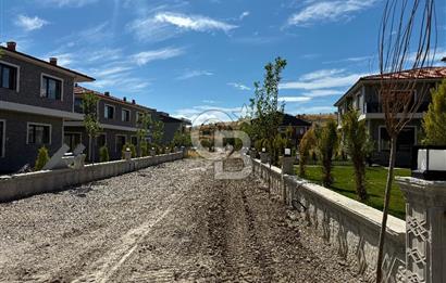 ÇANDARLI MERKEZDE  SİTE İÇİNDE SIFIR 1+1  SATILIK DAİRE