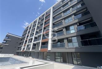 Küçükçiğli Atlas Life Sitesinde 1+1 Satılık Havuz Cephe Daire