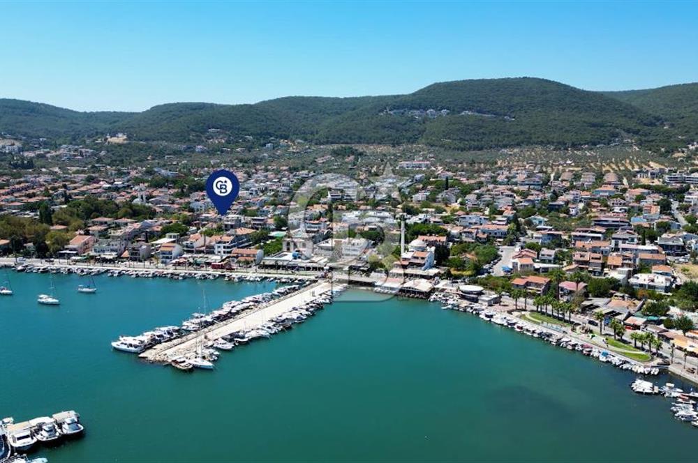 Çeşmealtı nda deniz manzaralı satılık villa