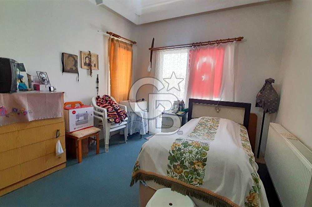 Çeşmealtı nda deniz manzaralı satılık villa