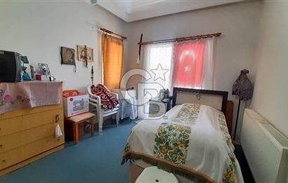 Çeşmealtı nda deniz manzaralı satılık villa