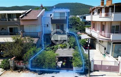 Çeşmealtı nda deniz manzaralı satılık villa
