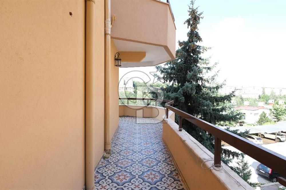 Dikmen Vadisinde Konut ve İşyerine Uygun Doğayla İç İçe Bahçe Kullanımlı Triblex Daire