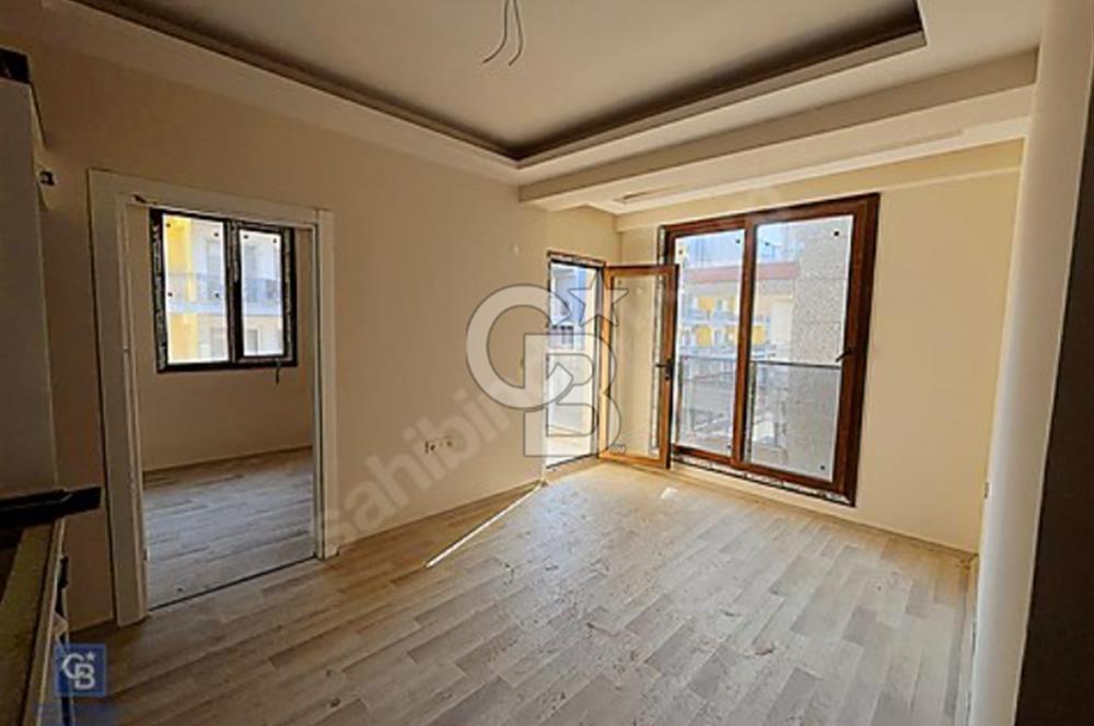 SEYREK MERKEZDE ÜNİVERSİTE YAKINI BALKONLU 1+1 SATILIK DAİRE