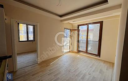 SEYREK MERKEZDE ÜNİVERSİTE YAKINI BALKONLU 1+1 SATILIK DAİRE