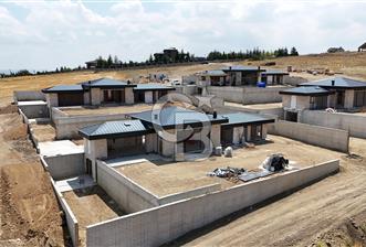 İncek'te Atılım Üniversitesi Yakını Sıfır Lüks Villa 