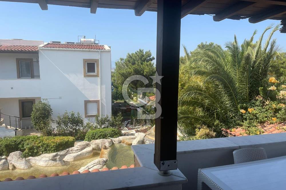 KONACIK'TA, HAVUZLU SİTEDE SATILIK 2+1 ÜST KAT DAİRE
