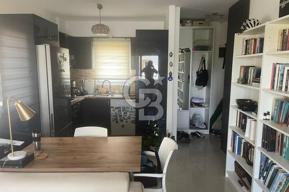 KONACIK'TA, HAVUZLU SİTEDE SATILIK 2+1 ÜST KAT DAİRE