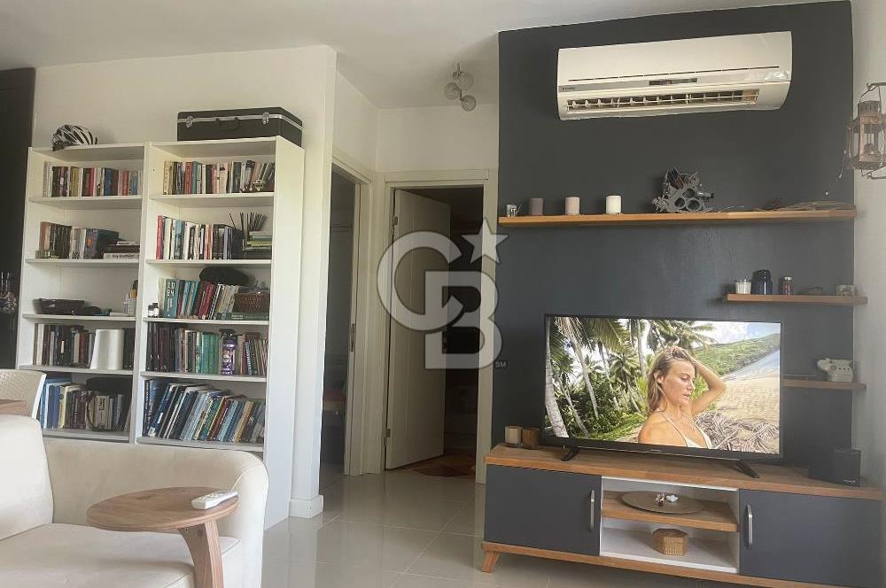 KONACIK'TA, HAVUZLU SİTEDE SATILIK 2+1 ÜST KAT DAİRE