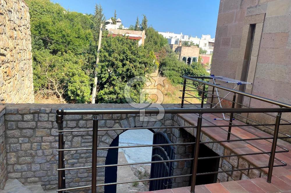 BODRUMUN KALBİNDE KİRALIK TAŞ VİLLA 